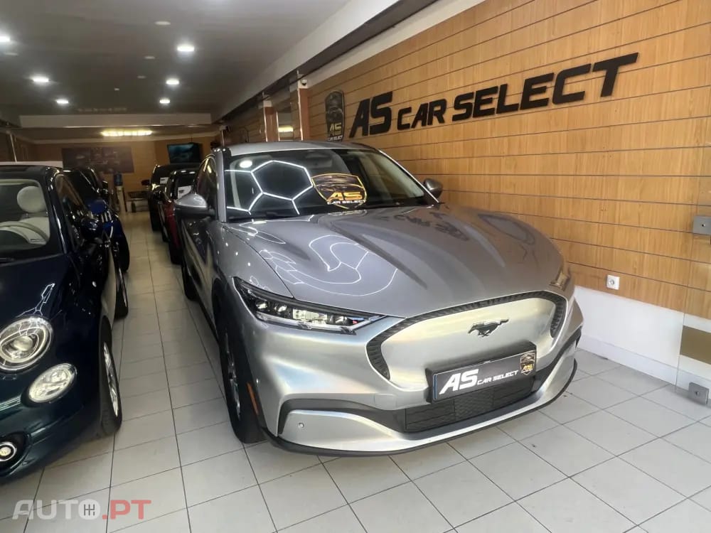 Ford Mustang Mach-E AWD PREMIUM