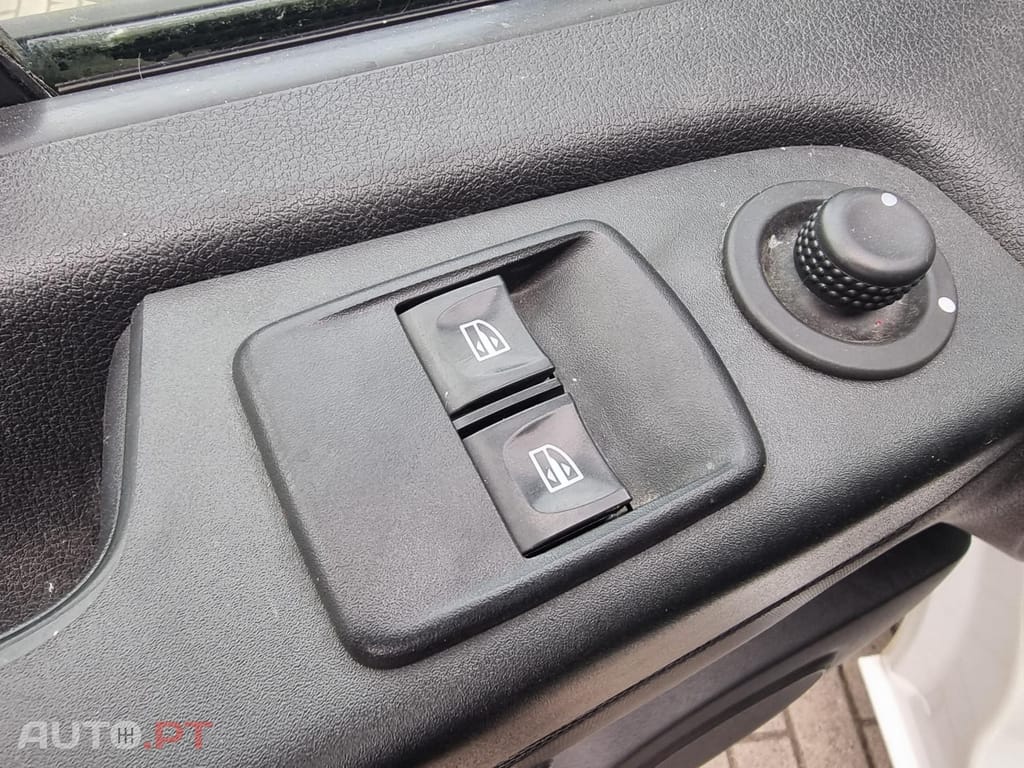 Renault Trafic 2.0 dCi L1H1 - IVA Dedutível