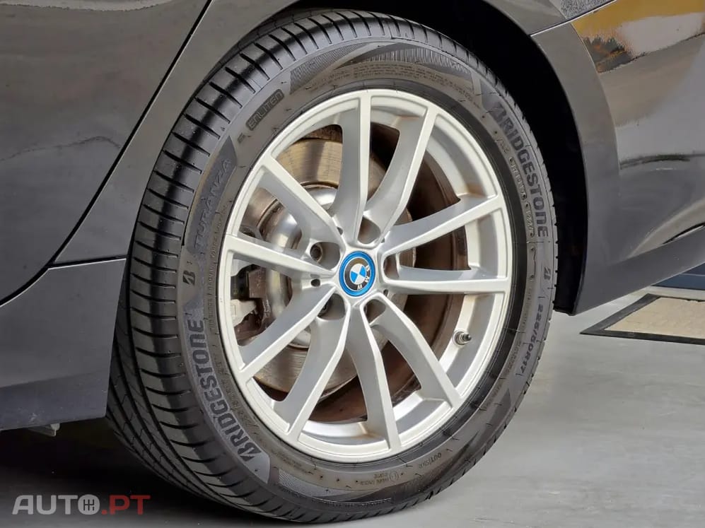 BMW 320 e Line Sport Auto
