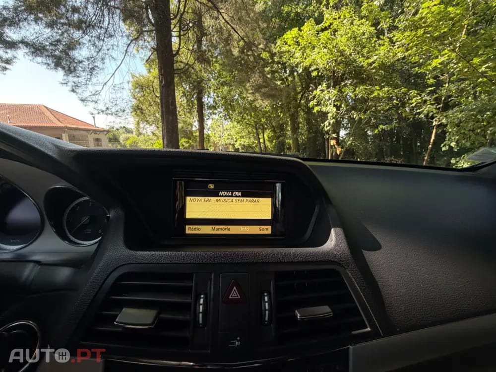 Mercedes-Benz E 220 (BlueTEC) d 9G-TRONIC