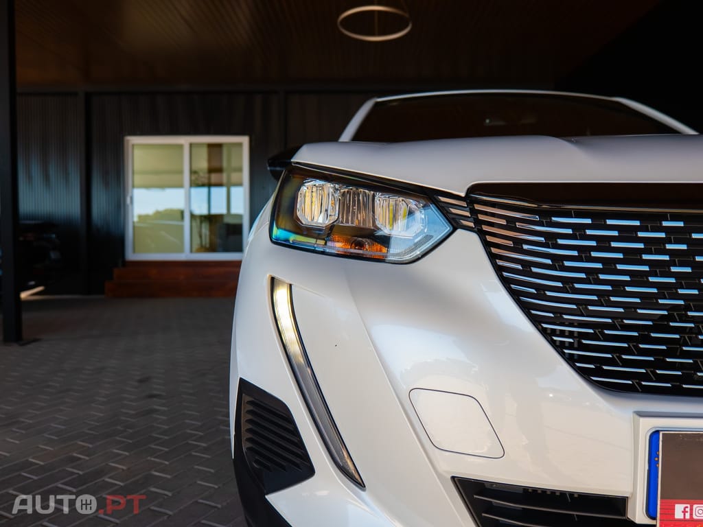 Peugeot 2008 1.2 PureTech Allure Pack EAT8