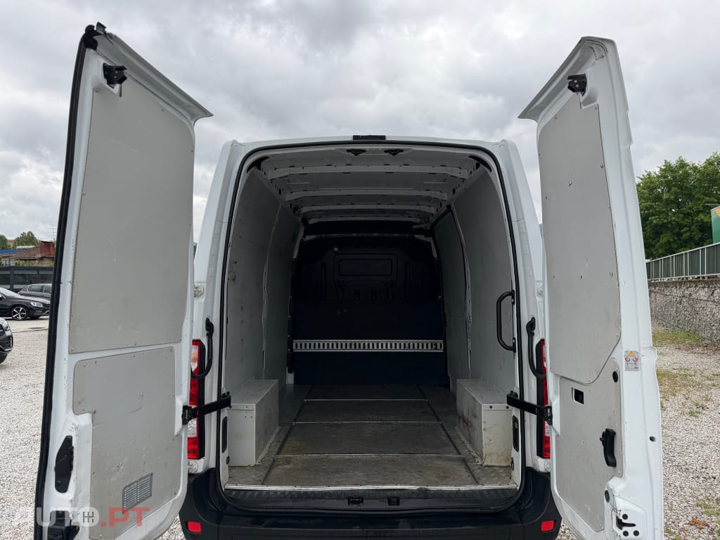 Renault Master 2.3 dCi L2H2 3.3T SS