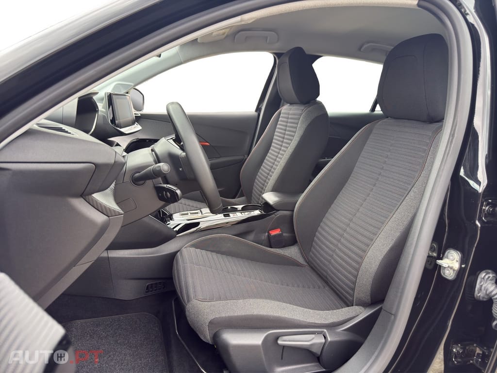 Peugeot E-208 50 kWh Active