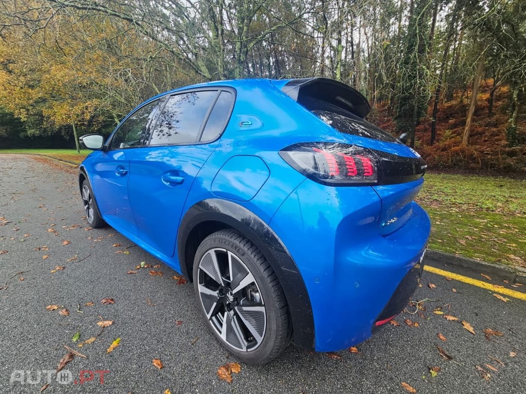 Peugeot E-208 50 kWh GT