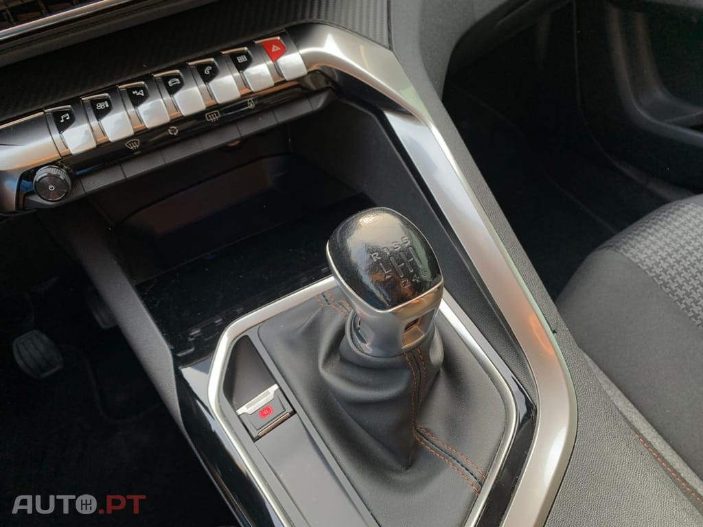 Peugeot 3008 1.5 BlueHDi Active