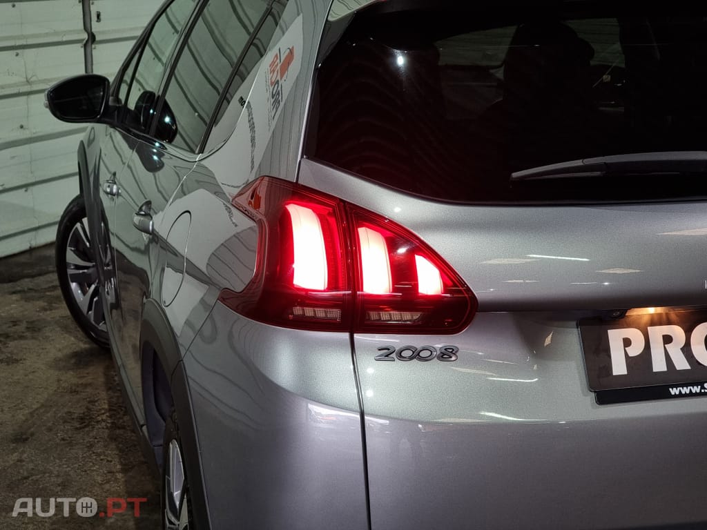 Peugeot 2008 1.2 PureTech Allure