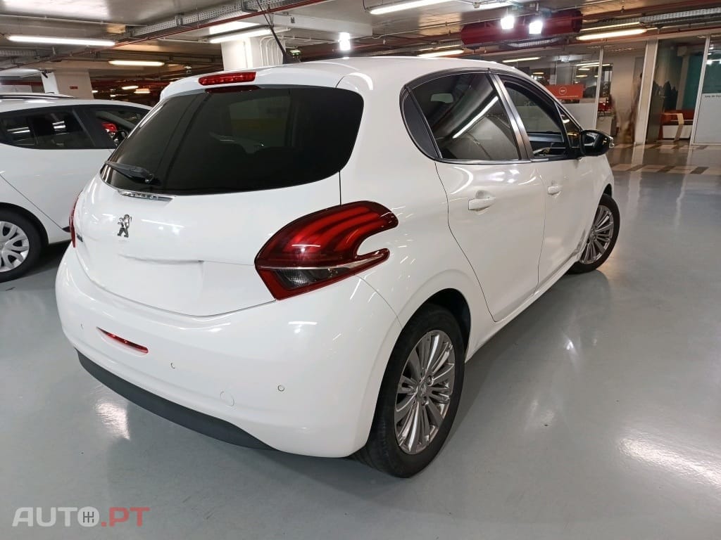 Peugeot 208 1.6 BlueHDi Style