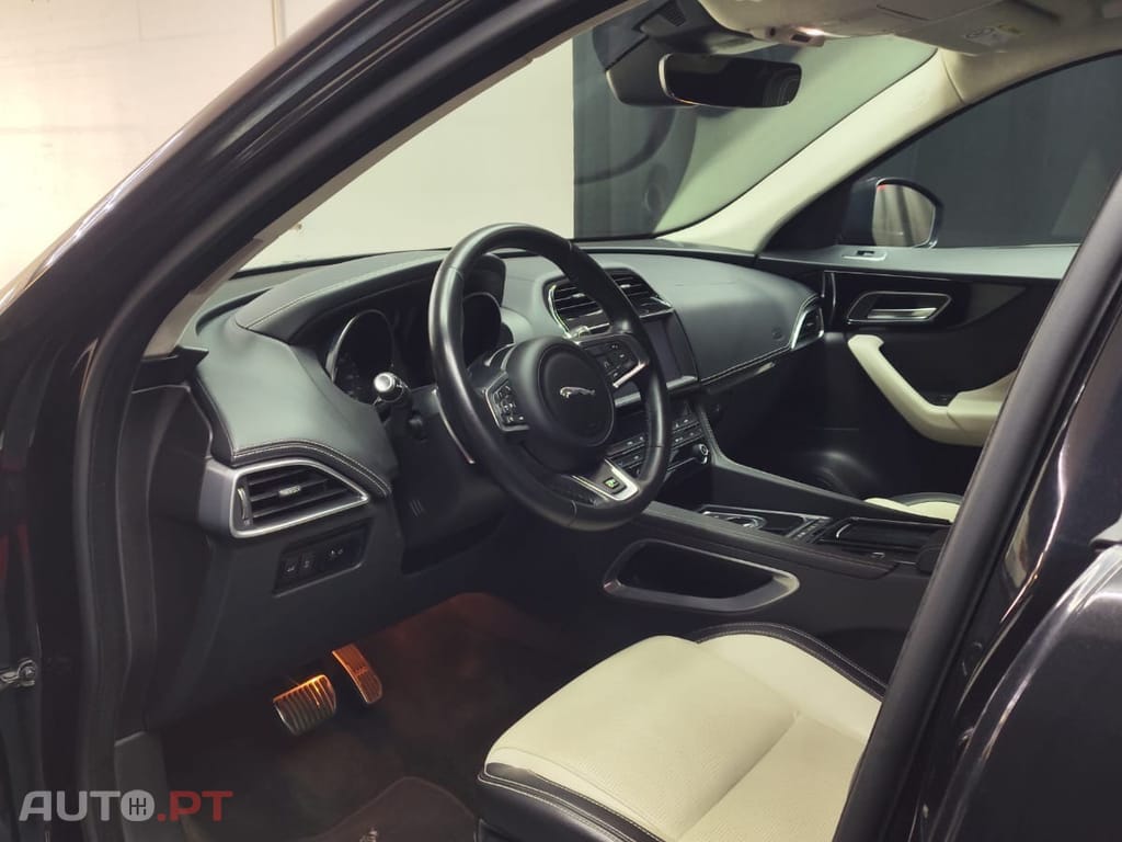Jaguar F-Pace 2.0 i4D Portfolio AWD Aut.