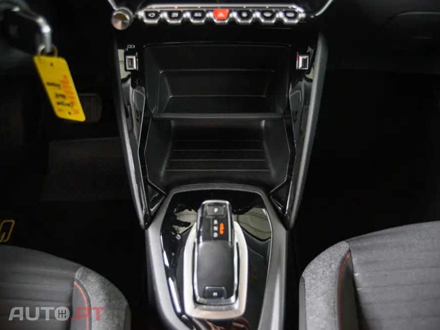Peugeot 2008 PureTech 130 EAT8 Allure