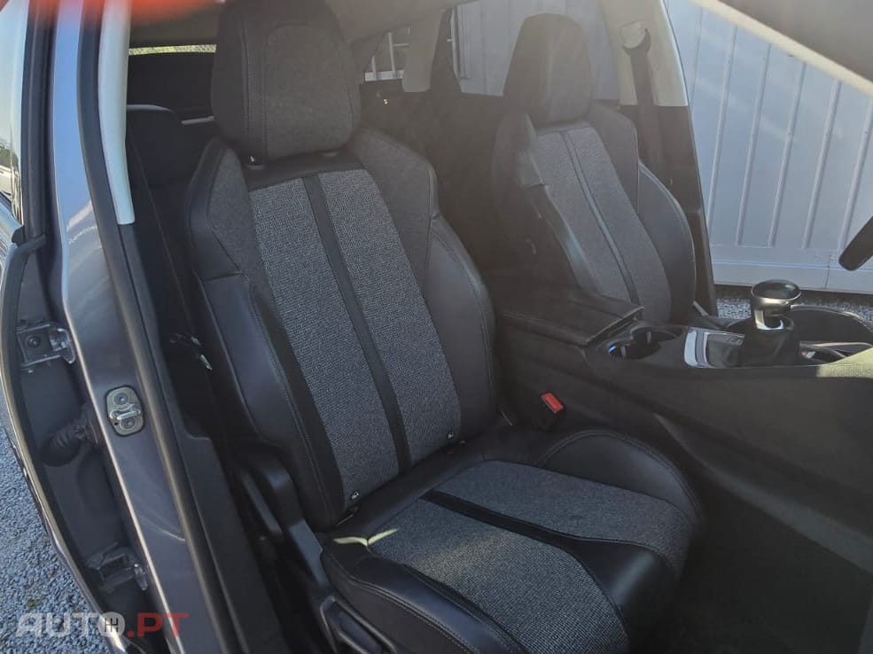 Peugeot 3008 1.5 BlueHDi Allure