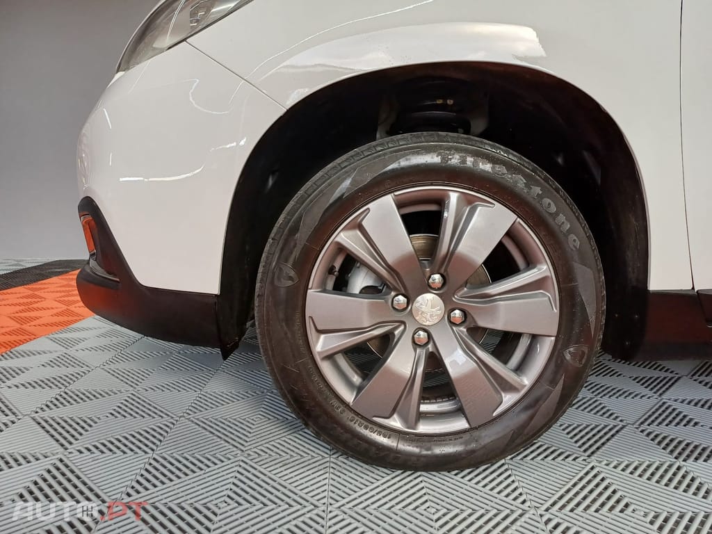 Peugeot 2008 1.2 PureTech Allure