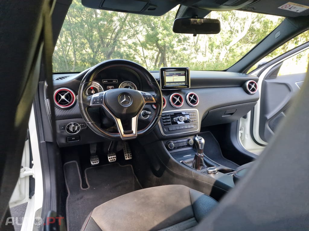 Mercedes-Benz A 180 d AMG Line