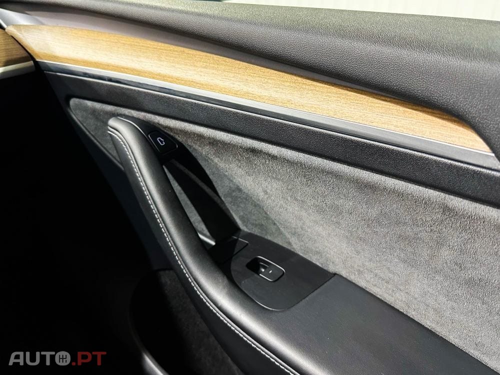 Tesla Model Y Long Range Dual Motor AWD