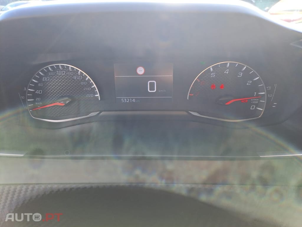 Peugeot 2008 PureTech 155 EAT8 GT