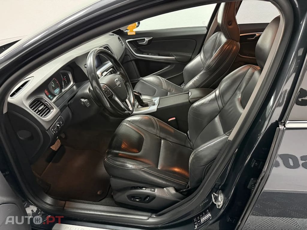 Volvo V60 D6 Plug-In-Hybrid AWD Geartronic Summum