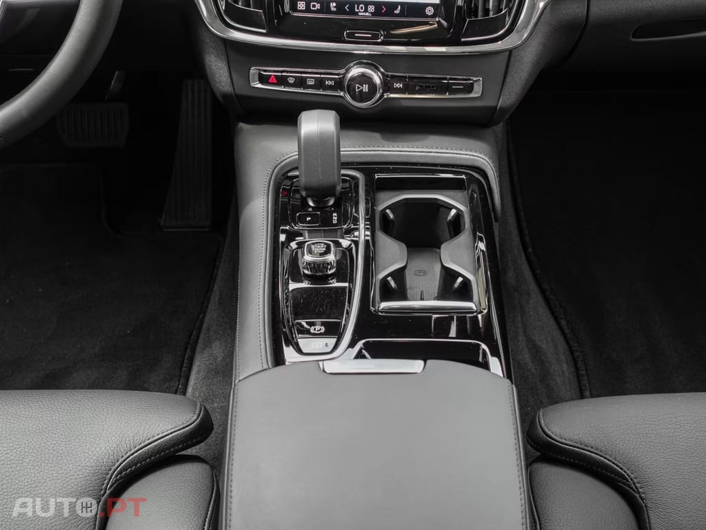 Volvo S90 T8 Twin Engine AWD