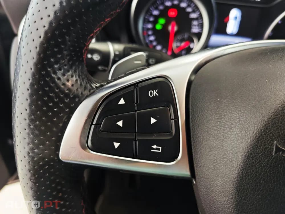 Mercedes-Benz CLA 180 7G-DCT AMG Line