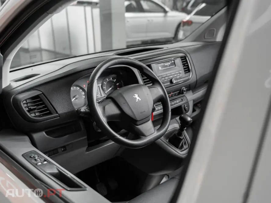 Peugeot Expert Outro