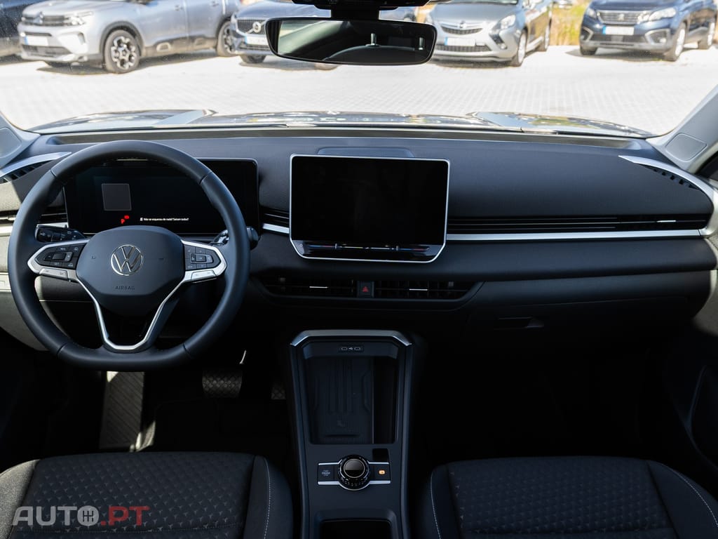 Volkswagen T-Roc 1.5 eTSI Trend DSG