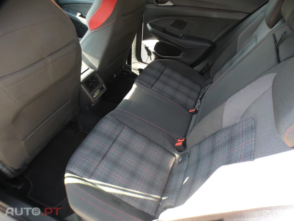 Volkswagen Golf 2.0 TSI GTI