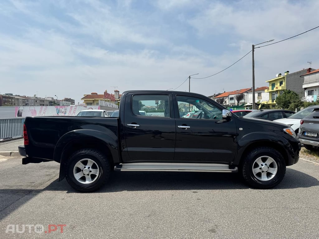 Toyota Hilux 2.5 D-4D CD Tracker