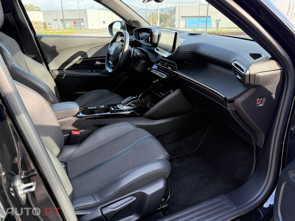 Peugeot 2008 1.2 PureTech GT Line EAT8