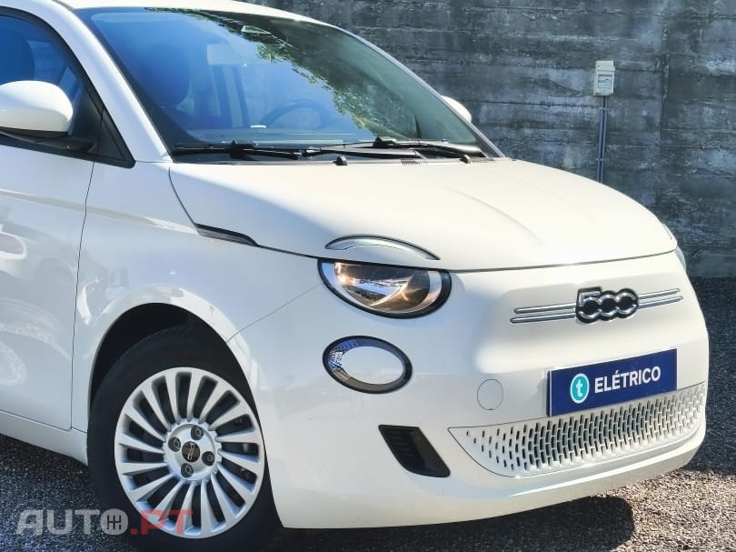 Fiat 500e Action