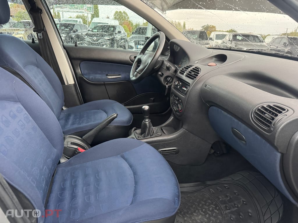 Peugeot 206 1.1 XT