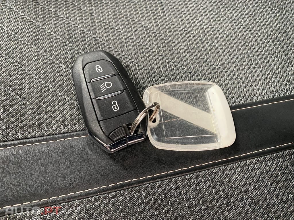 Peugeot E-208 50 kWh Style