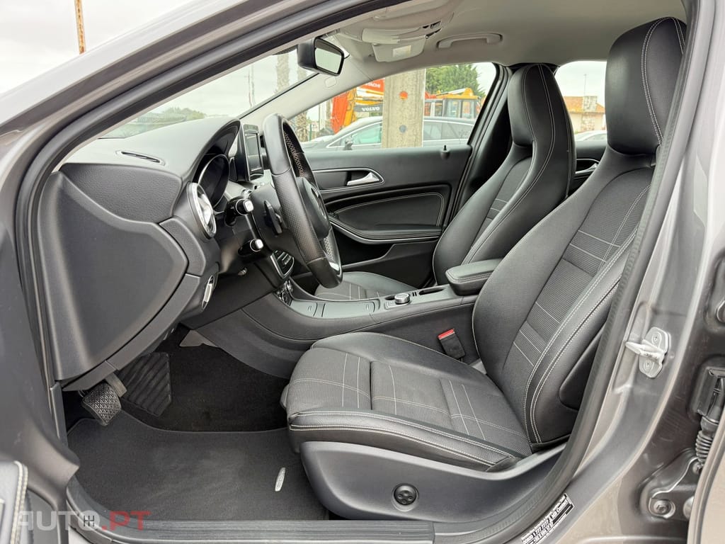 Mercedes-Benz GLA 220 CDI 7G-DCT Urban
