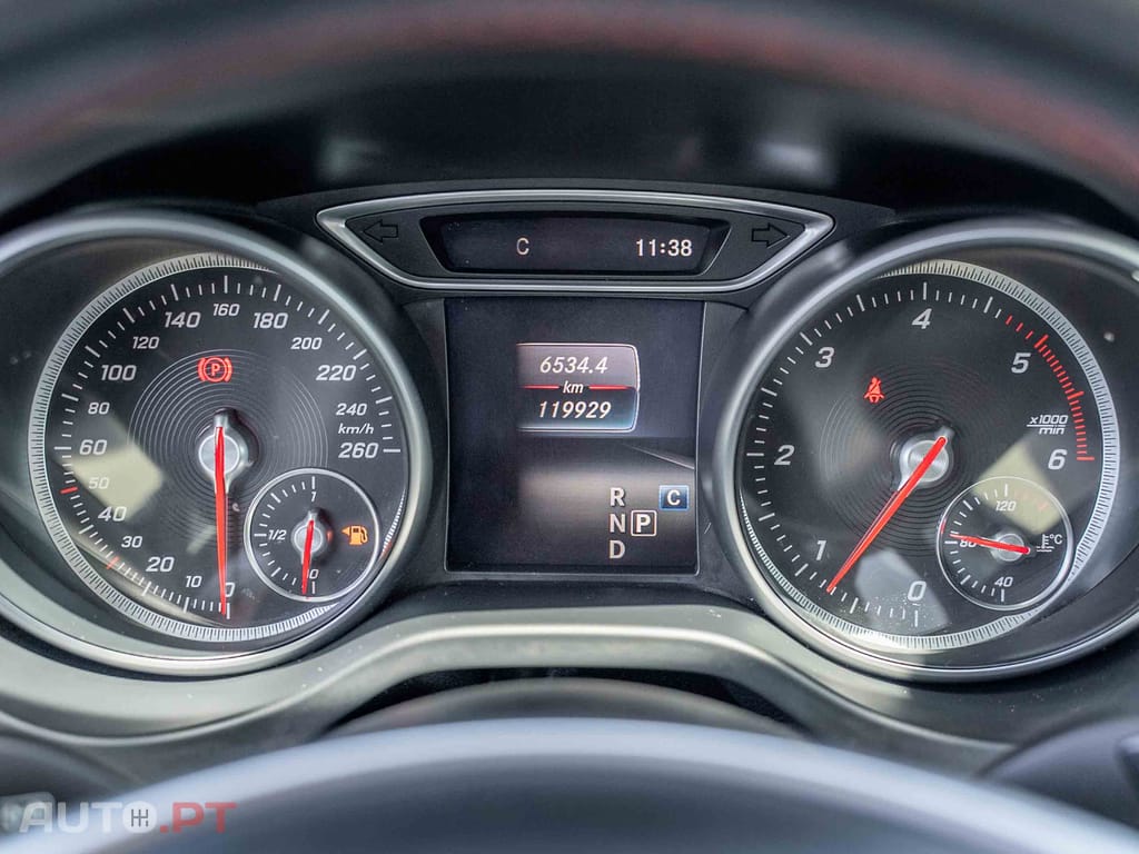 Mercedes-Benz GLA 220 220 d AMG Line
