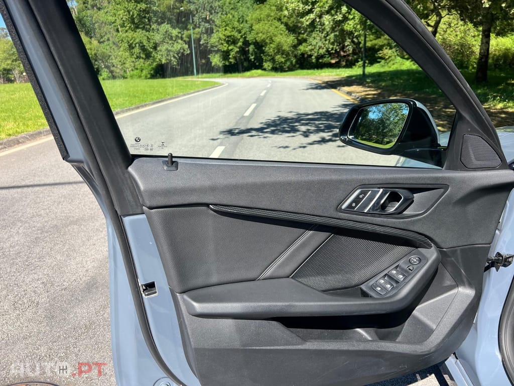 BMW 116 d Pack Desportivo M Auto