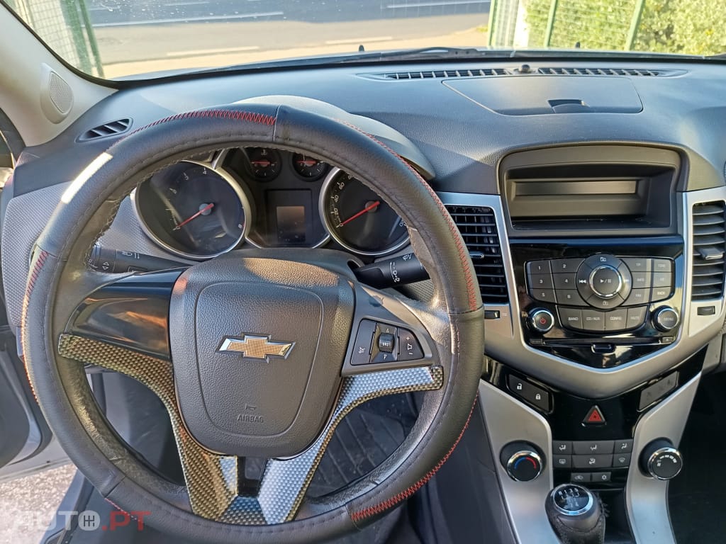 Chevrolet Cruze 1.6 LS