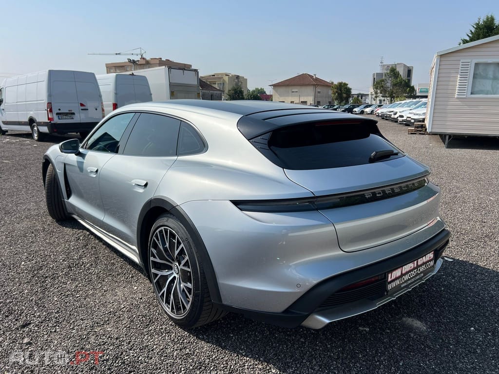 Porsche Taycan CT 4