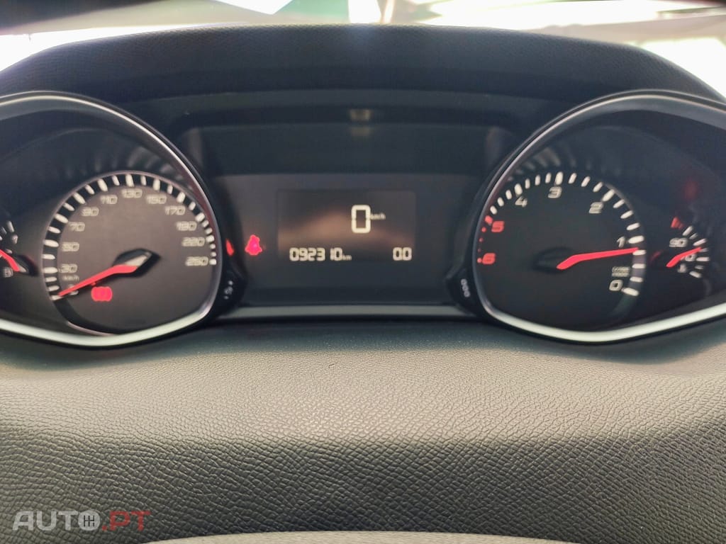Peugeot 308 1.5 BlueHDi Business Line