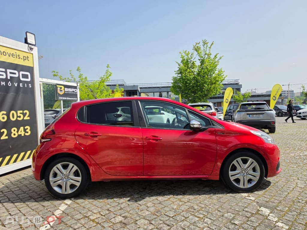 Peugeot 208 1.2 PureTech Signature