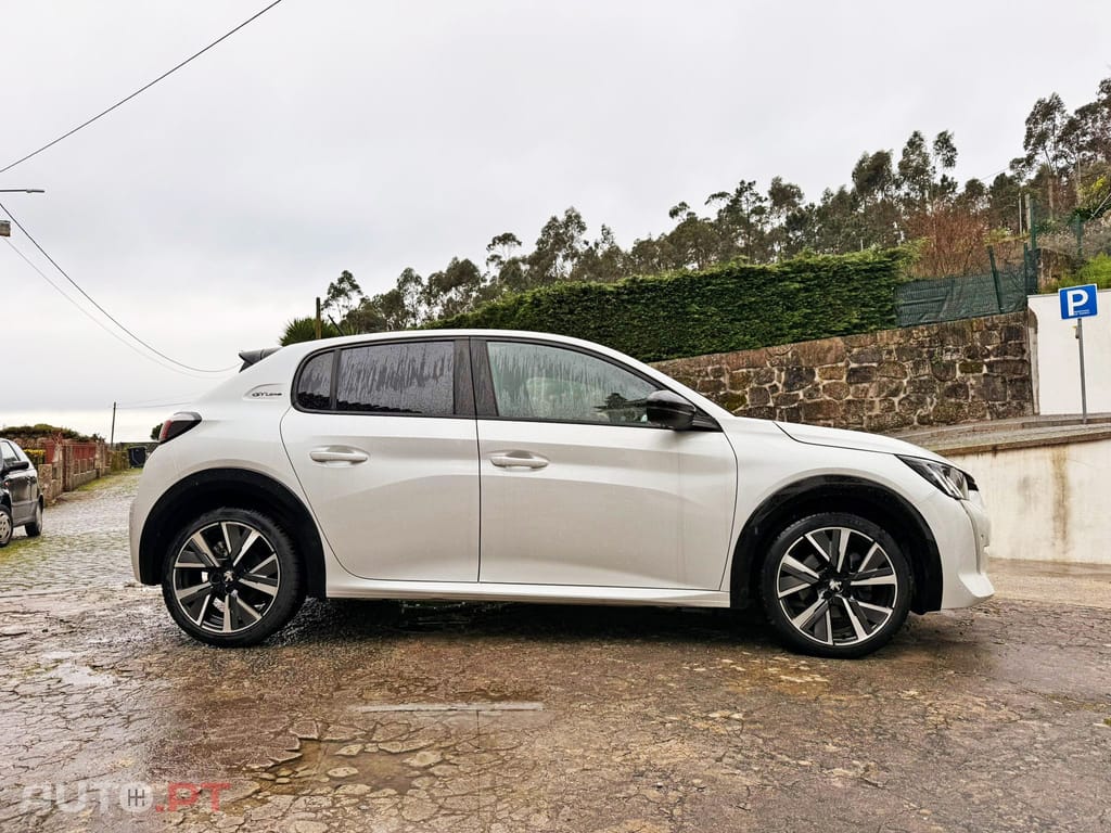 Peugeot 208 1.2 PureTech GT Line