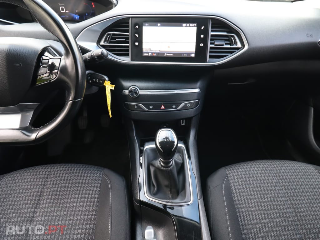 Peugeot 308 1.5 BlueHDi Active — fotografia 13