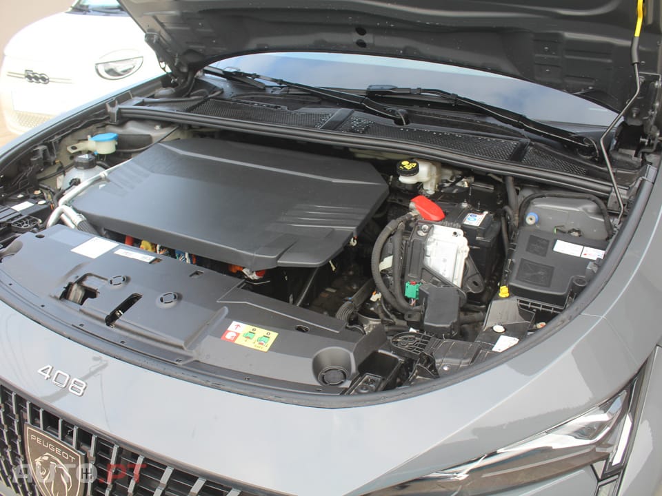 Peugeot 408 GT 58 kWh