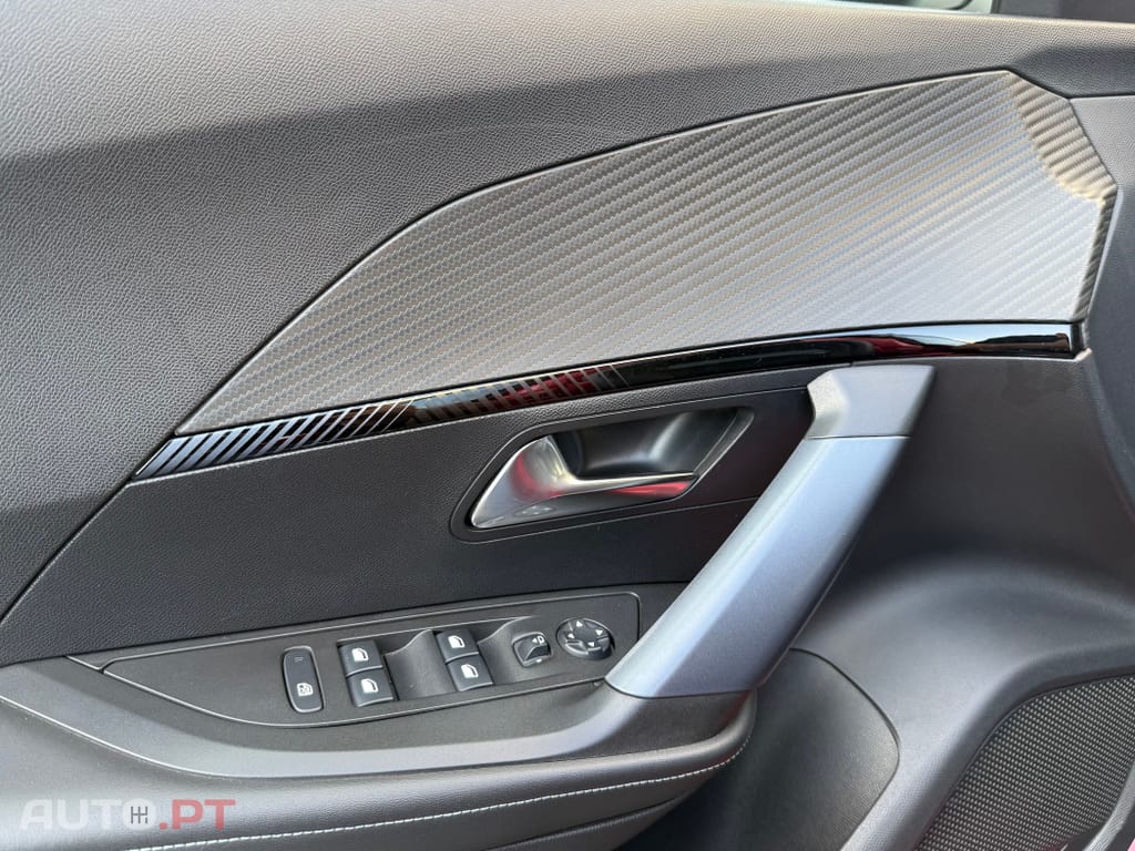 Peugeot 2008 PureTech 100 Stop&Start Allure Pack