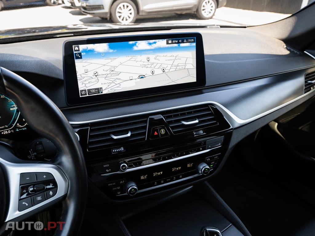 BMW 530 e Pack M — fotografia 20