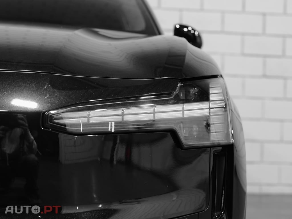 Volvo EX30 69 kWh Twin Motor Plus