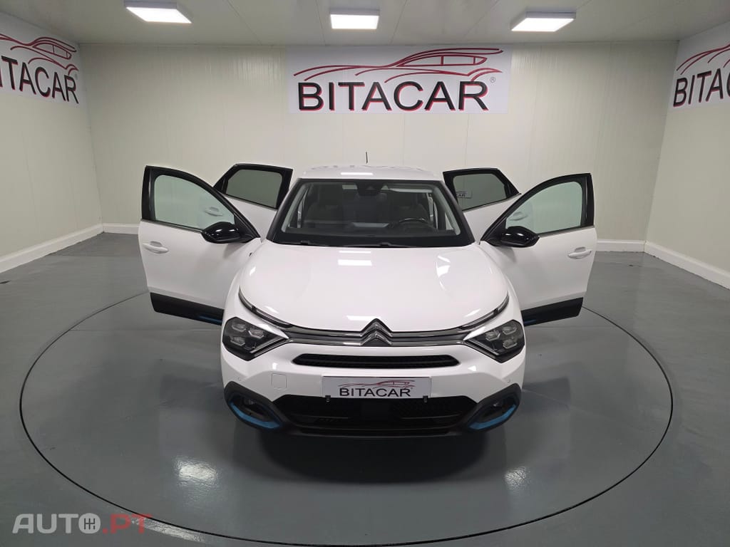 Citroën e-C4 50 kWh Shine — fotografia 10