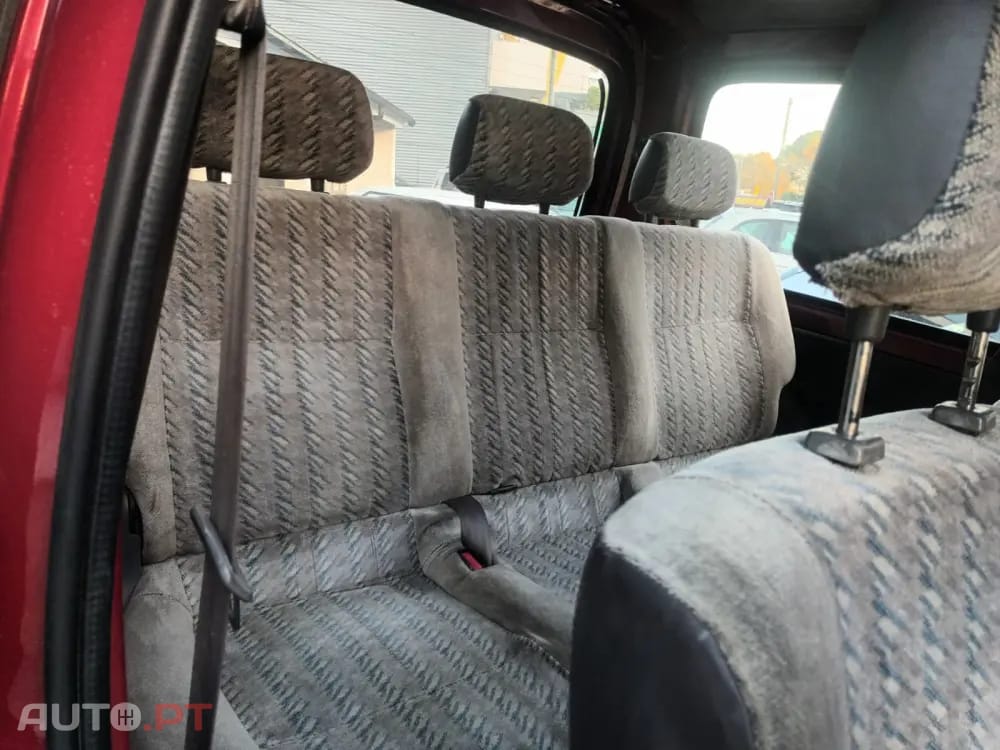 Toyota HiAce 2.4 D LXH12LB