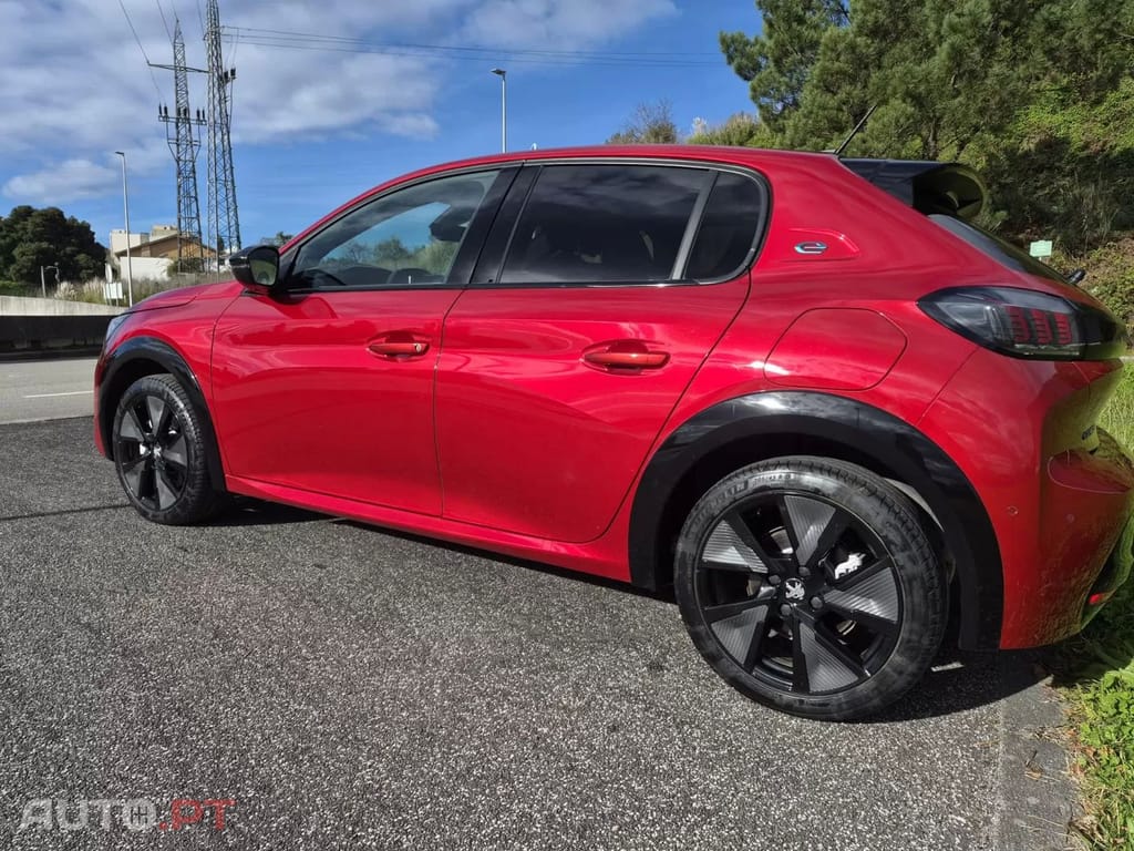 Peugeot E-208 50 kWh GT