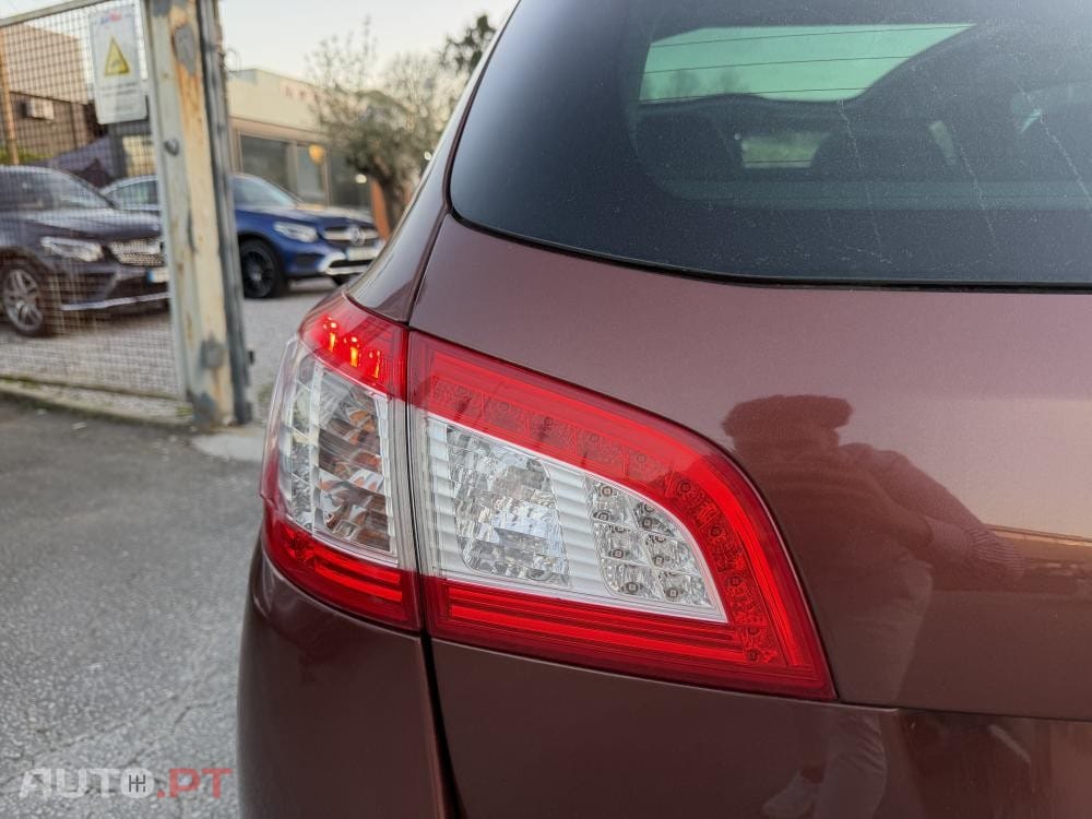 Peugeot 508 RXH 2.0 HDi Hybrid4 2-Tronic 104g