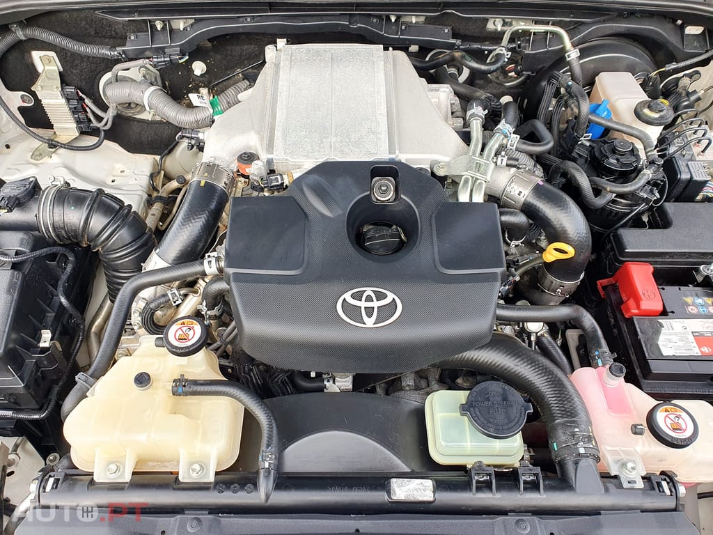 Toyota Hilux 2.4 D-4D 4WD CD CM