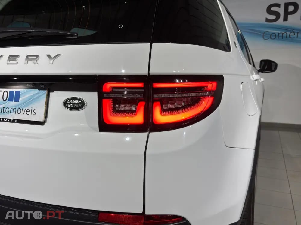 Land Rover Discovery Sport 1.5 I3 P300e AWD R-Dynamic SE