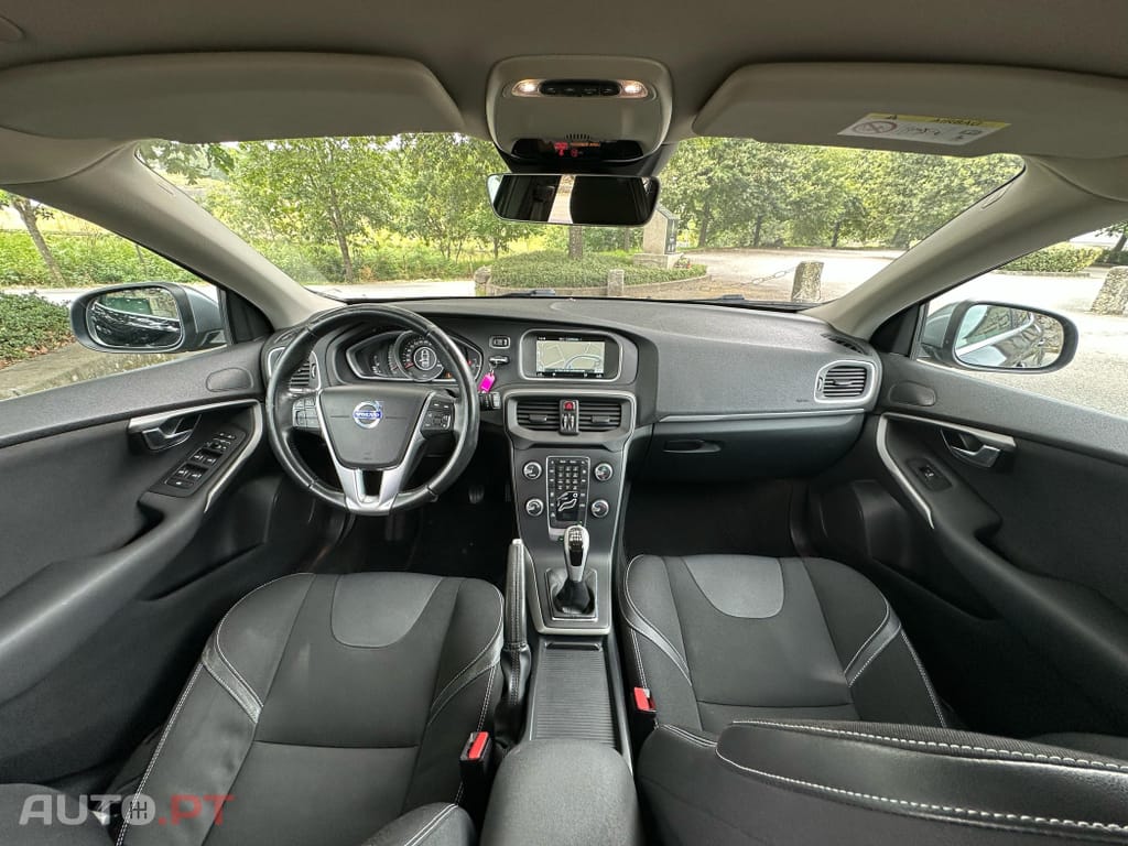 Volvo V40 2.0 D2 Momentum Eco