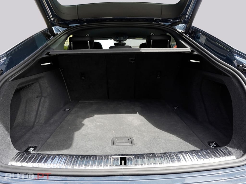 Audi Q8 E-Tron Sb 50 Quattro S Line I.V.A DEDUTÍVEL